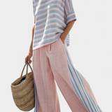 Set od lanenog bambusa Daisy Mediteranski u nježnoj ružičastoj boji s elegantnim plavim prugama